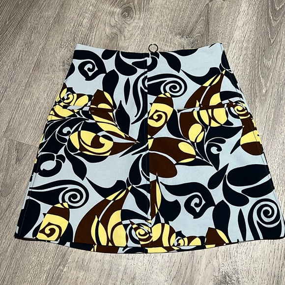 Zara Printed Mini Skirt - Picture 2 of 15
